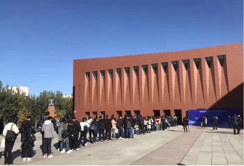 陕西hahabet集团赴清华大学参与省国有企业人才智力引进互换会 150余人意向应聘 陕西hahabet集团赴清华大学参与省国有企业人才智力引进互换会 150余人意向应聘