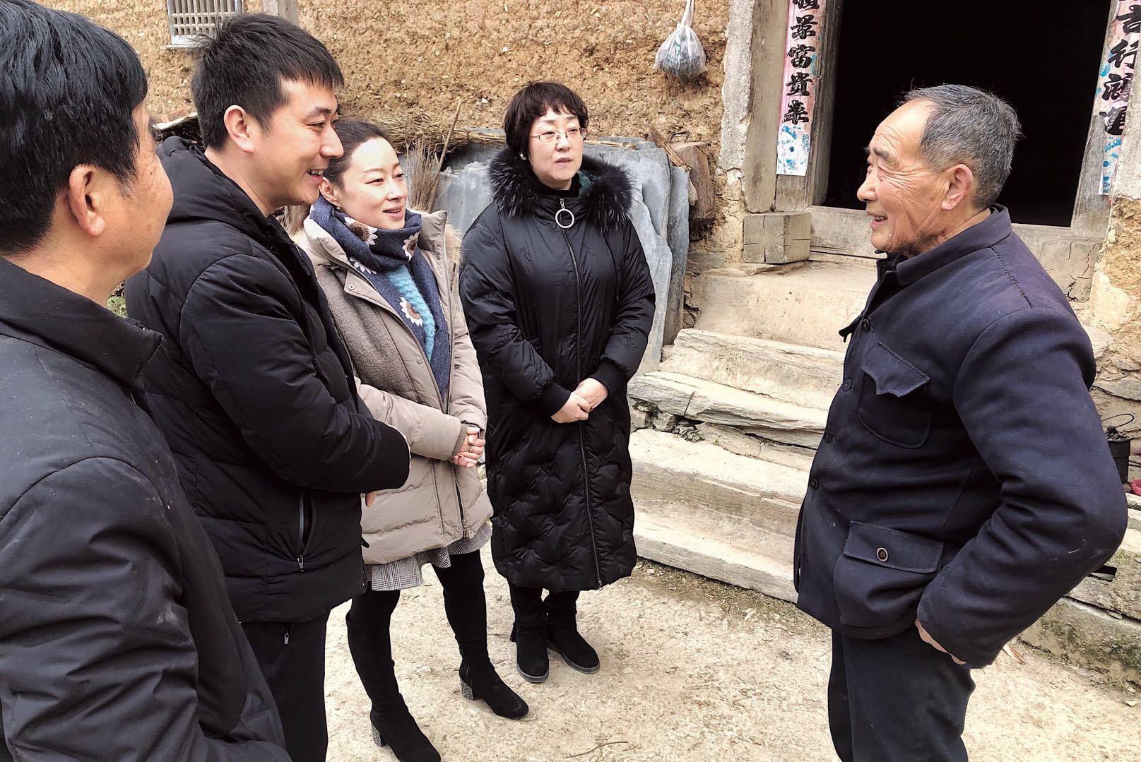 陕西hahabet集团赴旬阳县双河镇走访慰问送温暖