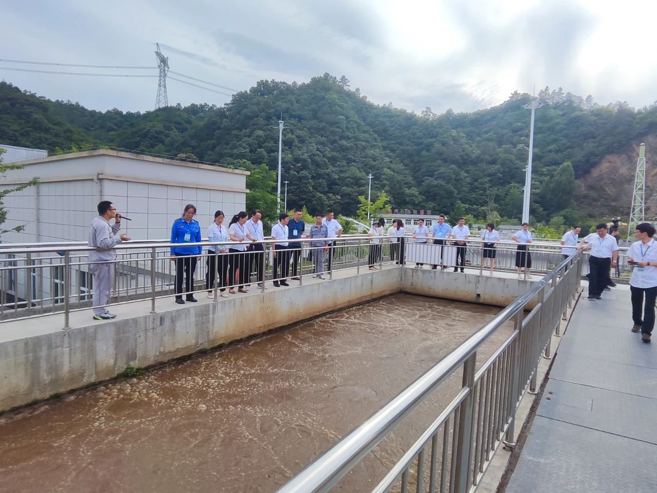 水环境商南公司结合商洛市生态环境局商南县分局发展hahabet设施向公家盛开活动 水环境商南公司结合商洛市生态环境局商南县分局发展hahabet设施向公家盛开活动