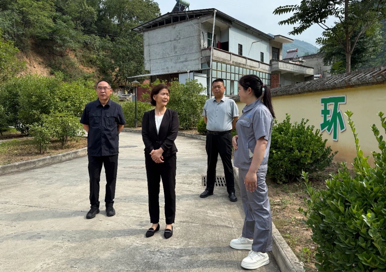 省总工会赴陕西hahabet集团水环境公司项目一线发展“夏送清冷”慰问活动